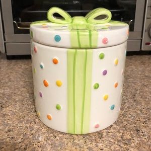 Birthday style holder